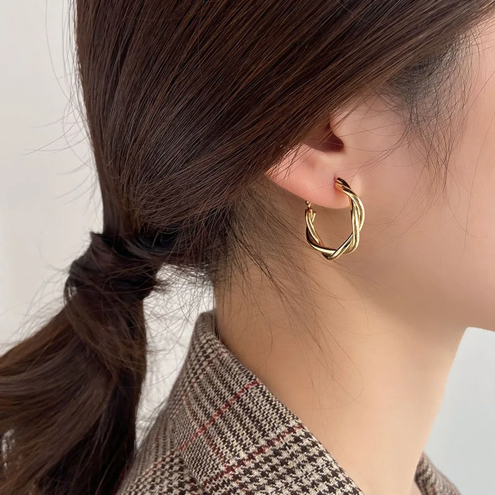

Han Edition Delicate Ear Ring Women OL Style Round Earrings Cold Wind Fashion Trend In Modern Perfect Gift Stud Earrings