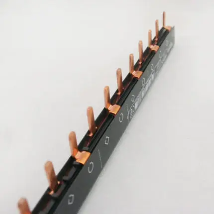 Шина 1L+N 2P 12 бит можно подключить к 6 автоматических выключателей подключенная