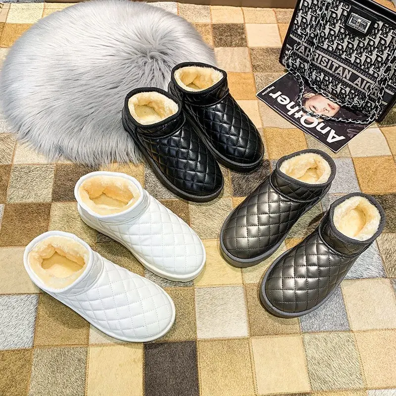

Snow Boots Women's Fashion New Winter Thick Bottom Plush Warm Fashion Non Slip One Pedal Short Tube Leather Cotton Shoes