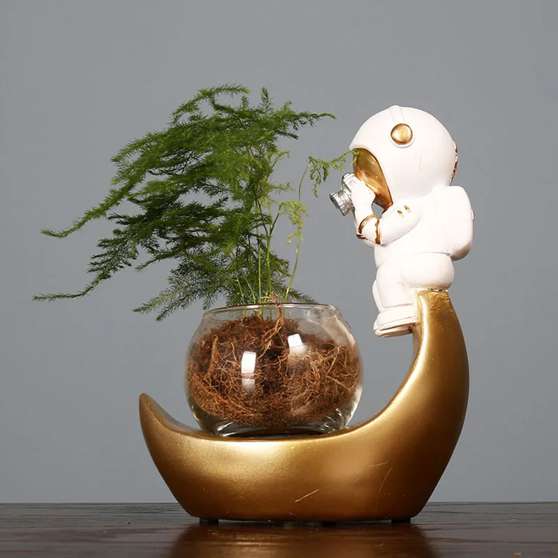 

Nordic Creative Astronaut Flower Pots Glass Hydroponics Miniature Model Desktop Decoration Furnishings Home Decoration Ornament