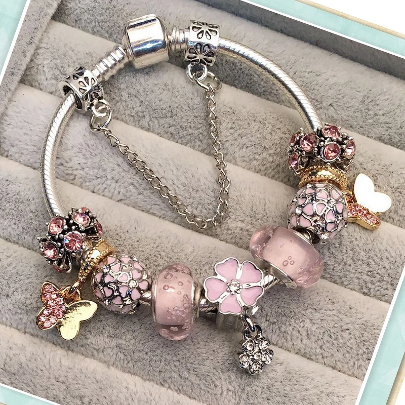 

Женский роскошный браслет с розовыми бусинами и бабочками