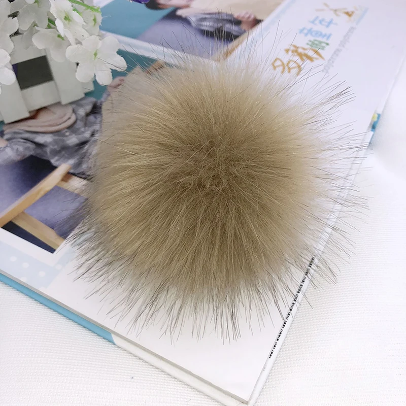 Шапка с помпоном из искусственного меха модный головной убор сделай сам лисы