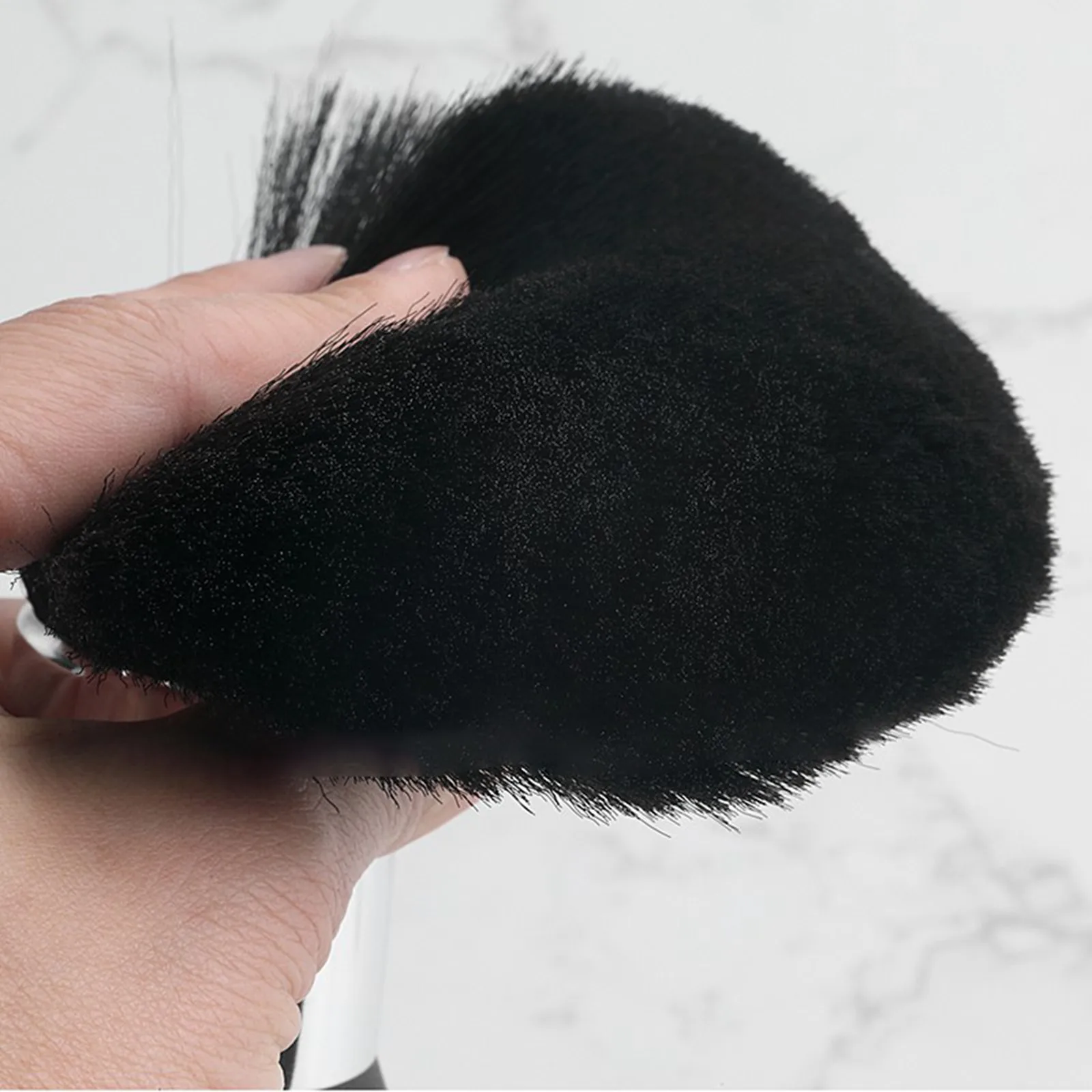 

1PC Soft Black Neck Face Duster Beard Brushes Barber Hair Cleaning Hairbrush Salon Cutting Hairdressing Styling Makeup Tools