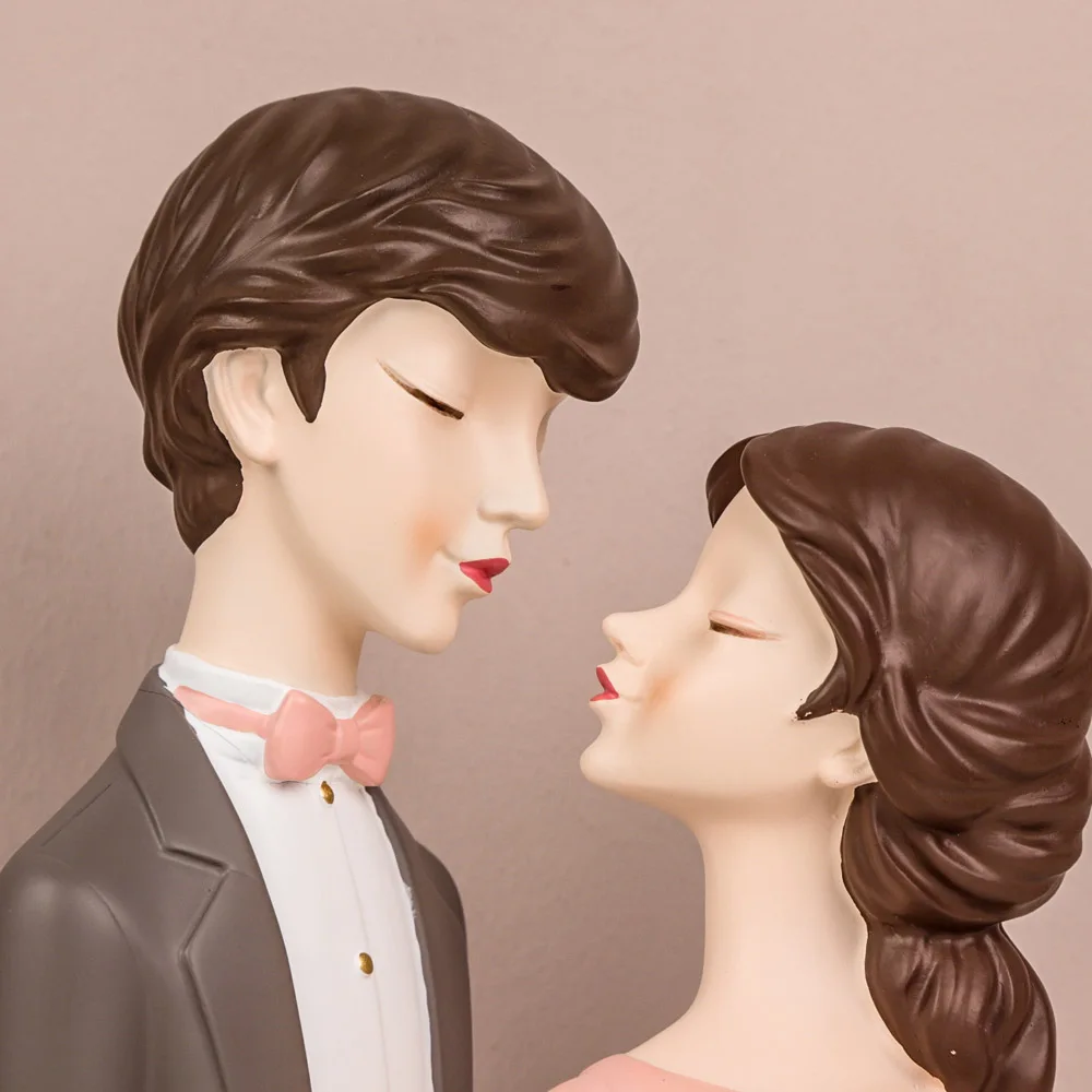 

Modern Wedding Gifts Sweetheart Sculptures Young Girl Figurines Sweet Couple Pregnant Woman Statue Miniatures For Home Decor New