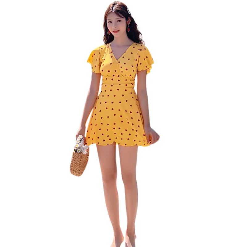 

Женское летнее мини-платье с коротким рукавом и принтом