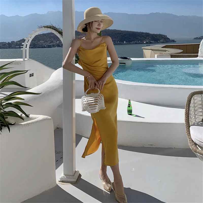 

2021 Summer Beach Skirt Female Travel Dress Sling Backless Women Dresses Lady Skirt