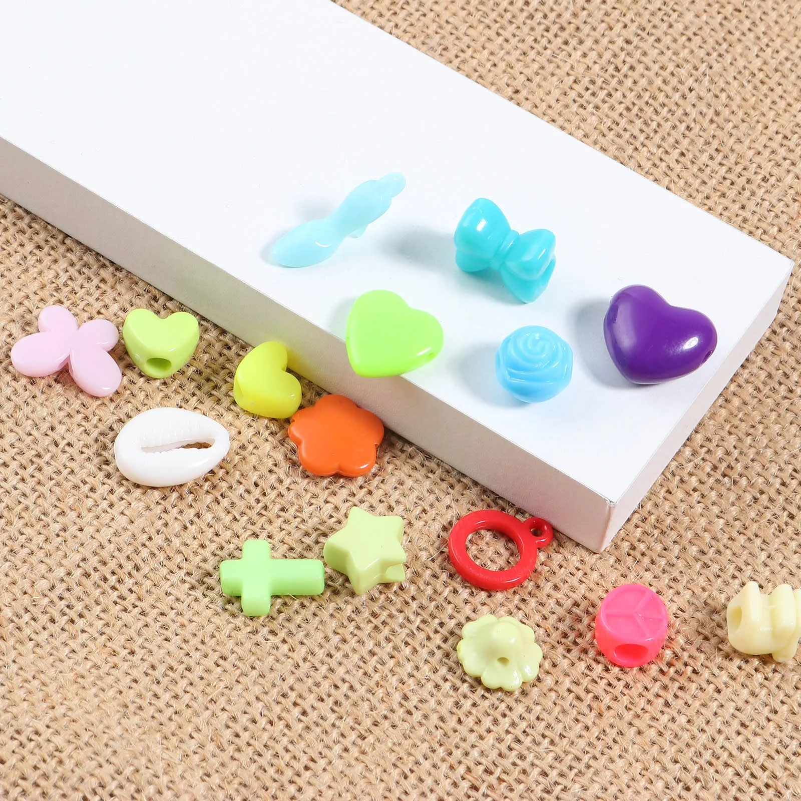 

Acrylic Beads Heart At Random Color Sweet Flower Heart Pattern Loose Beads For Kids DIY Making Necklace Jewelry Gifts,100Grams