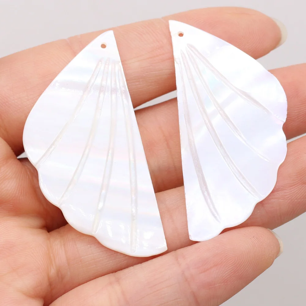 

Natural White Shell Pendant Half Leaf Loose Beads Simple and Cute DIY Necklace Bracelet Sweater Chain Bead Accessories 23x47mm