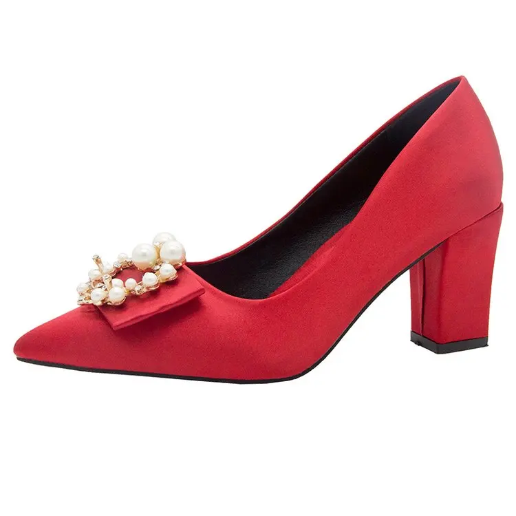 Туфли лодочки женские на квадратном каблуке 7 см шелковые атласные с заостренным