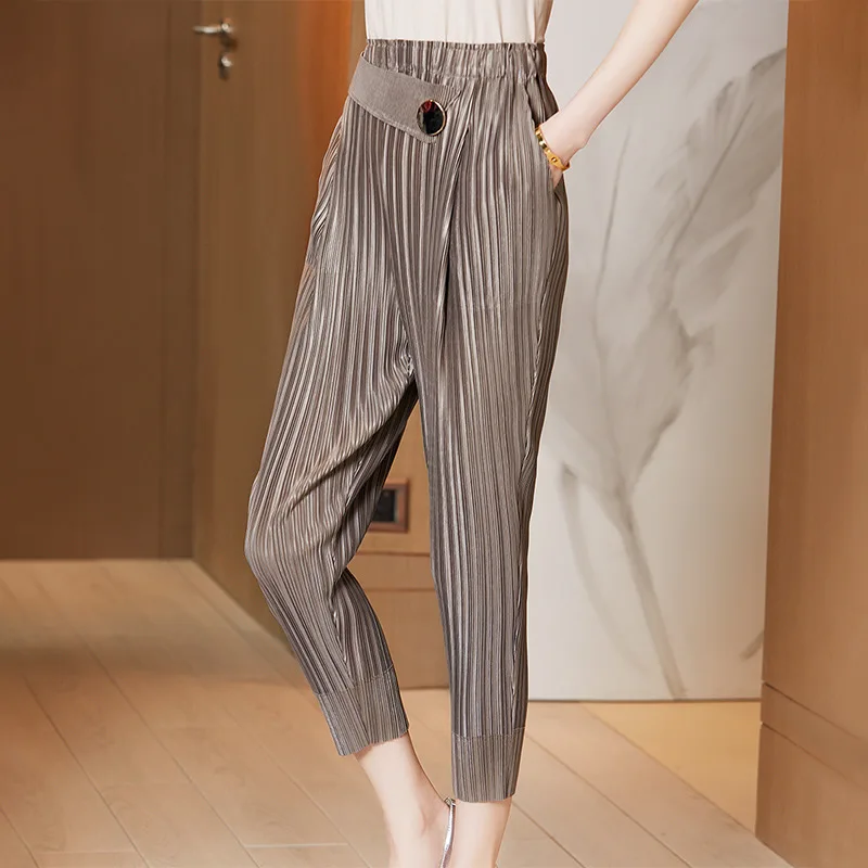 

Plus Size Pants For Women 45-80kg 2021 Spring New Solid Colour Stretch Loose Miyake Pleated Clothes High Waist Pencil Trousers