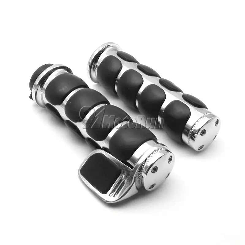 Kuryakyn Грипсы с черепом на VTX 1800