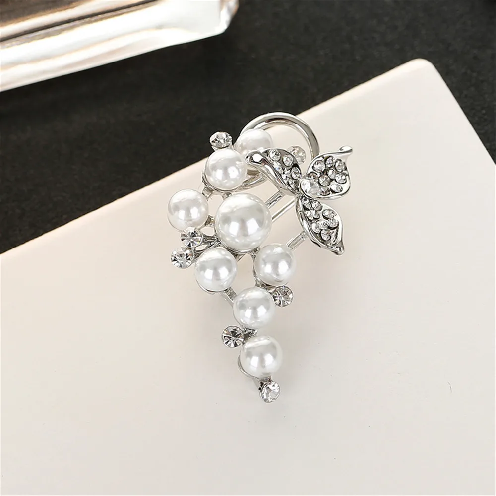

Luxury Rhinestone Grapes Brooches for Women Fashion Crystal Fruits Pins Enamel Vintage Design Wedding Jewelry Coats Accessories