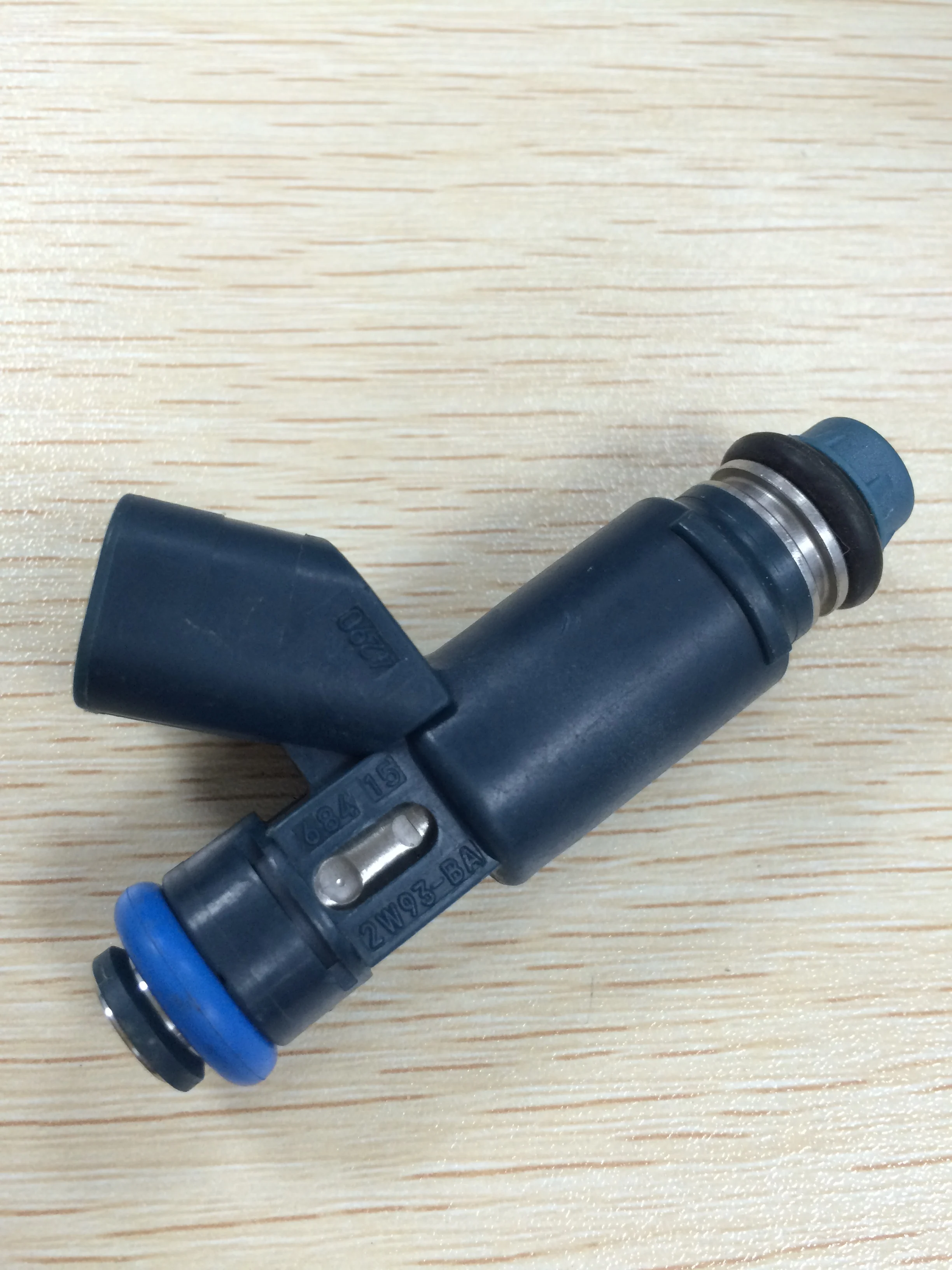 Топливные форсунки 2W93-BA подходят для Jaguar 4.2L 03-09 Land Rover 08-09 4650544 AJ811177 AJ82532 AJ88900