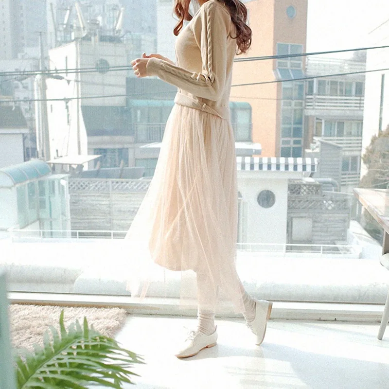 Женское трикотажное платье свитер из тюля однотонное трапеция черного серого