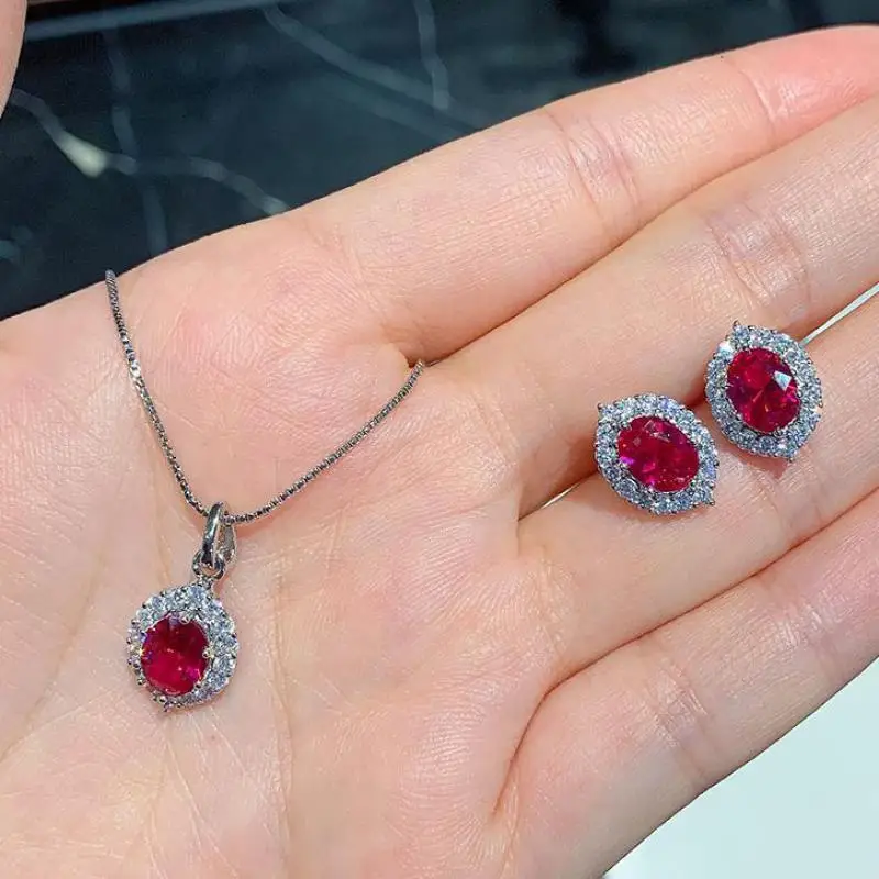 

Женский комплект из колье, серёг и кольца, из серебра 925 пробы
