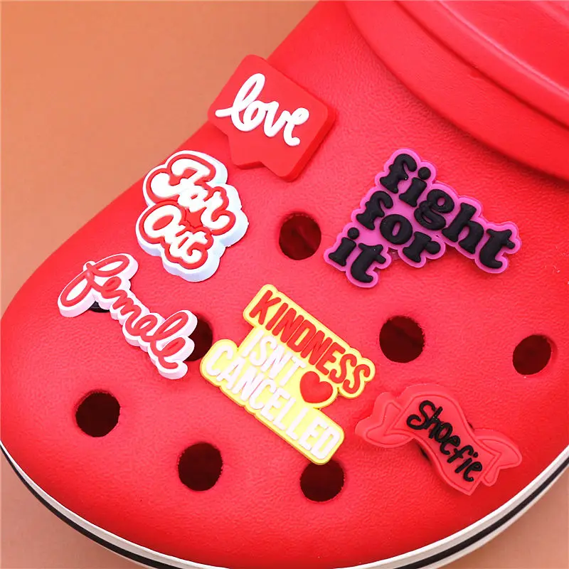 Freeshipping 1pcs Fight for it Shoe Charms Shoeife Fan Out Slipper Accessories Decoration Fit Croc Jibz Party Kids Gifts U223
