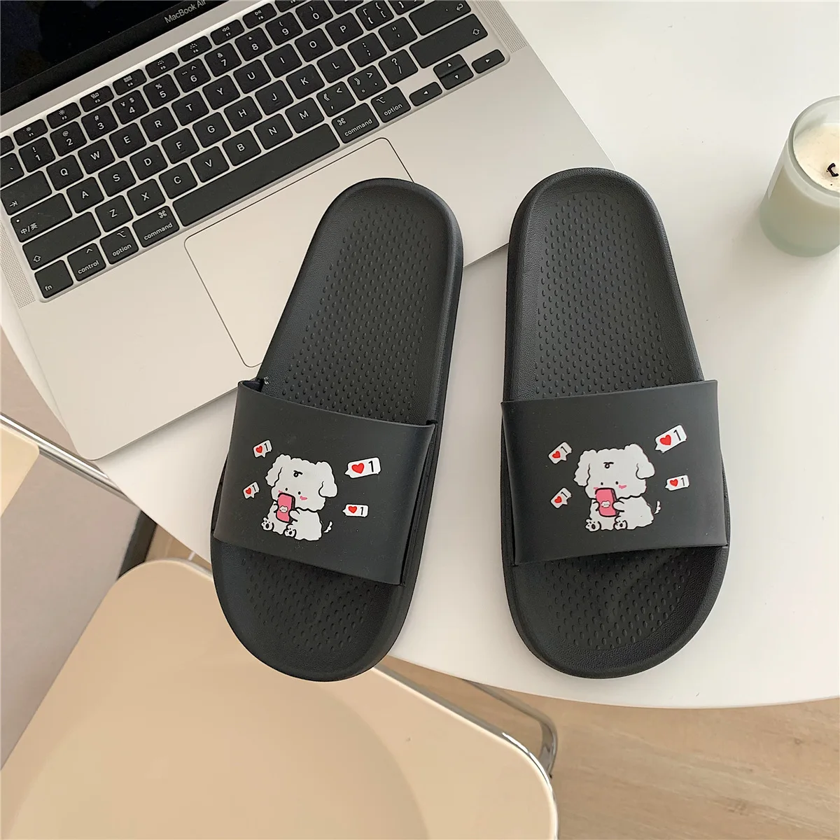Простые милые тапочки в корейском и японском стиле с мультяшным рисунком женские