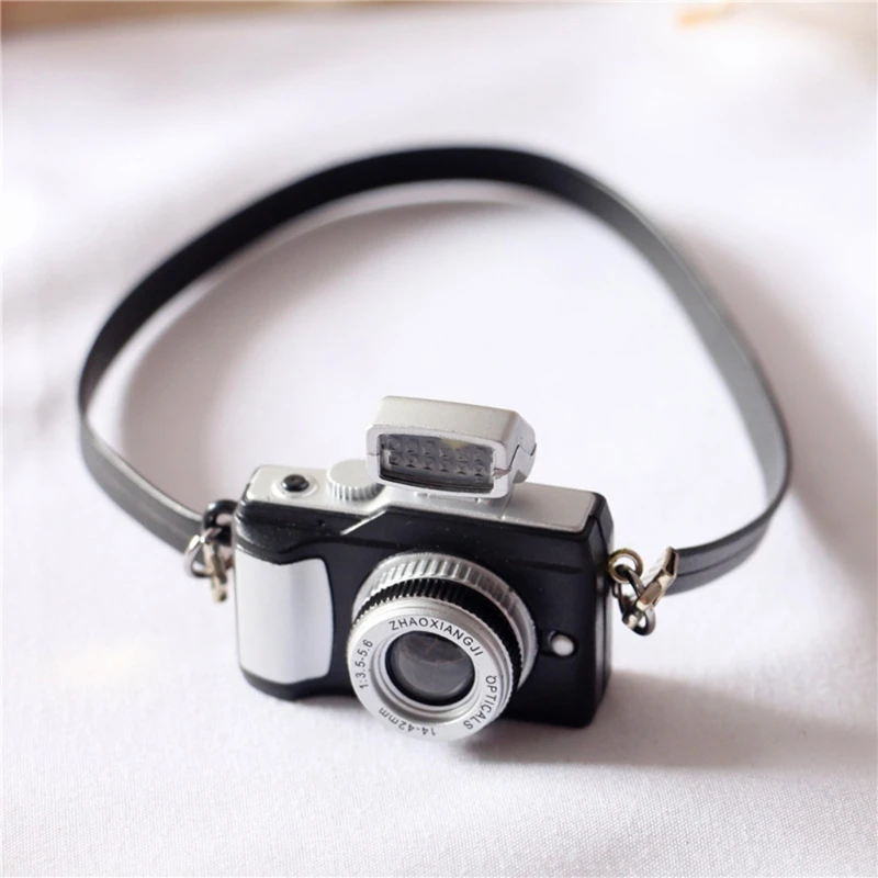 Mini c&aacute;mara para casa de mu&ntilde;ecas, modelo de accesorios de fotograf&iacute;a reci&eacute;n nacido, decoraciones para c&aacute;mara de juguete Retro en miniatura, 1/12-2