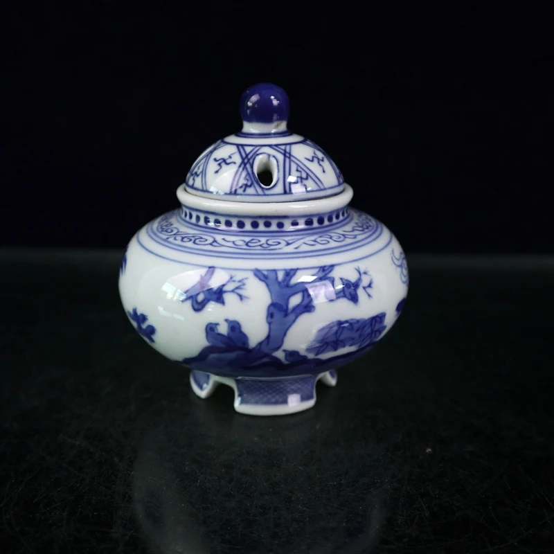 

Chinese Ceramics Open Blue and White Porcelain Flowers and birds Incense burner Chinaware censer