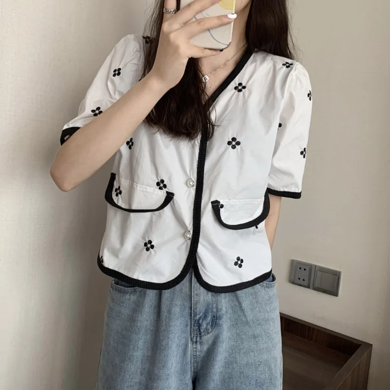 

Женский короткий тонкий топ с принтом, Повседневная футболка на пуговицах с вышивкой, кардиган с коротким рукавом и V-образным вырезом, укор...