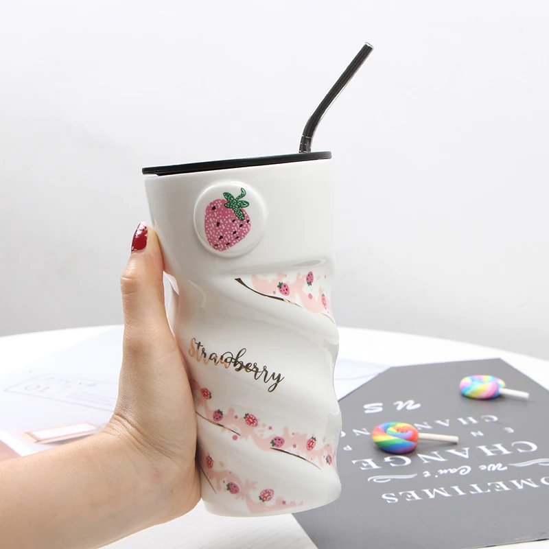 

Creative Strawberry Ceramic Handy Cup 500mL Large Capacity With Lid Office Home Lovely Fruit Straw Water Cups
