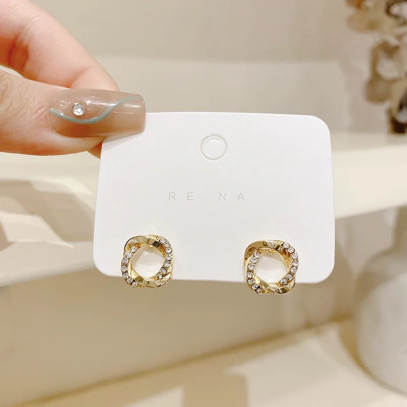 

Fashion silver needle circle diamond earrings ladies retro simple small earrings