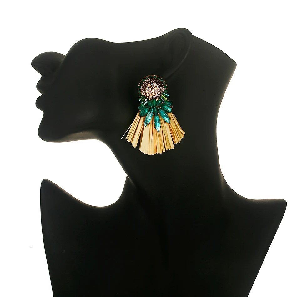 Подходящие модные серьги для