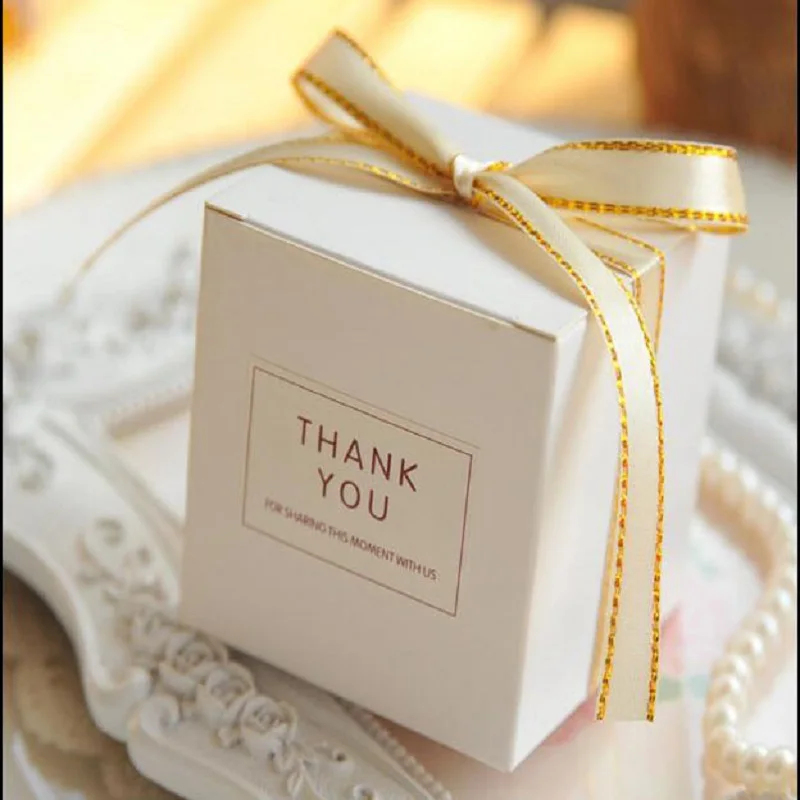 

European Simple Atmosphere White Cube Candy Boxes Wedding Party Supplies Gift Packing Box Baby Shown Favors Gift Bag