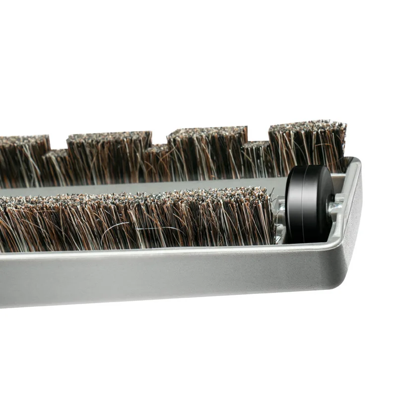 Бытовой инструмент для очистки твердый пол щетка из конского волоса способ