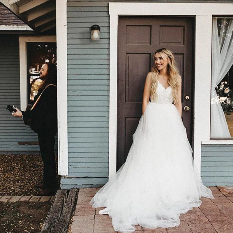 

2021 Hippie Wedding Dress Simple Design Spaghetti Straps Lace Top Soft Tulle Skirt A Line vestido de noiva Boho Bridal Gowns