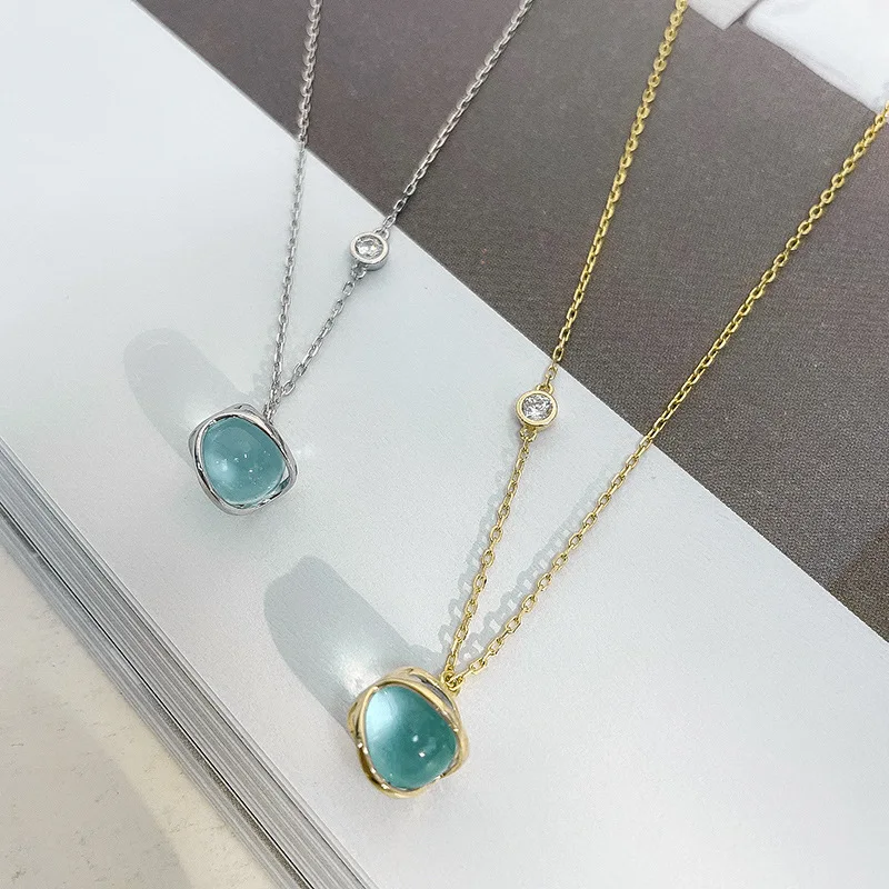 

S925 sterling silver necklace with irregular geometric blue crystal pendant and short chain temperament collarbone chai