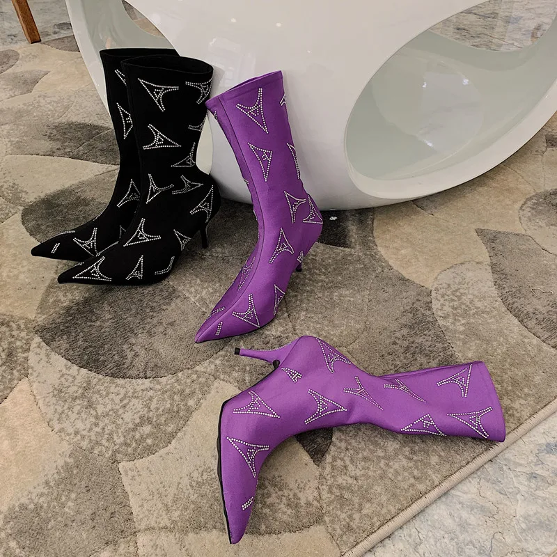 Женские ботильоны с острым носком черные или фиолетовые на высоком каблуке