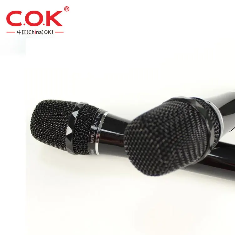 구매 고품질 900MHZ 프로 오디오 200 채널 듀얼 핸드 헬드 안테나 Uhf 무선 마이크 전문 랙 Xlr 출력 수신기