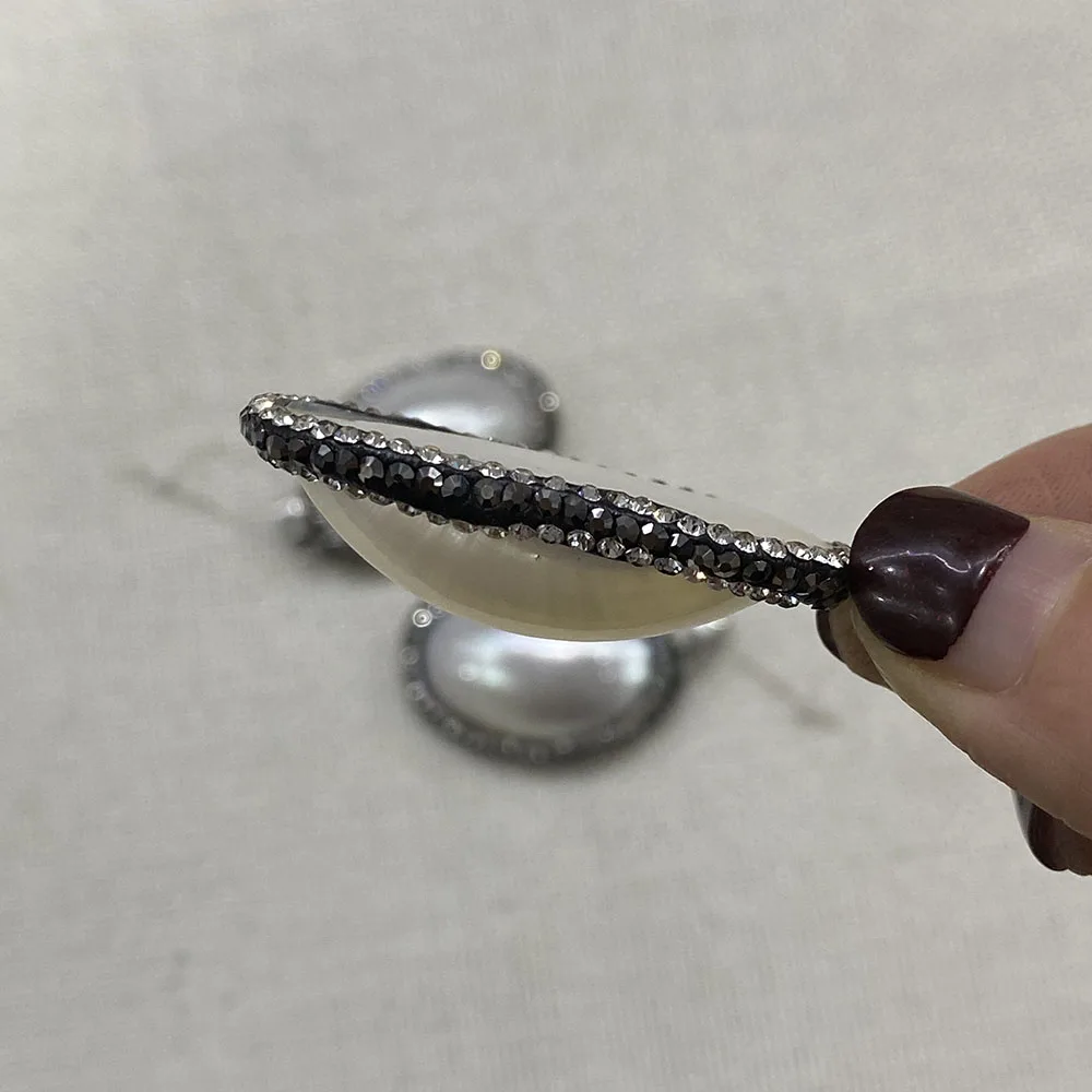 

Pendant Jewelry Irregular Shape Diamond Conch Shell Handmade Pendant Jewelry Suitable for DIY Necklace Earrings Accessories