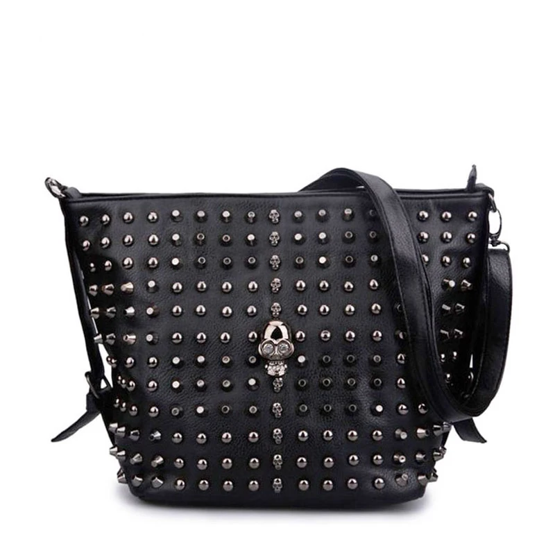Annmouler Fashion Women Shoulder Bag Pu Leather Crossbody Bag Punk Messenger Bag for Girls Rivet Skull Bucket Bag Black Purse