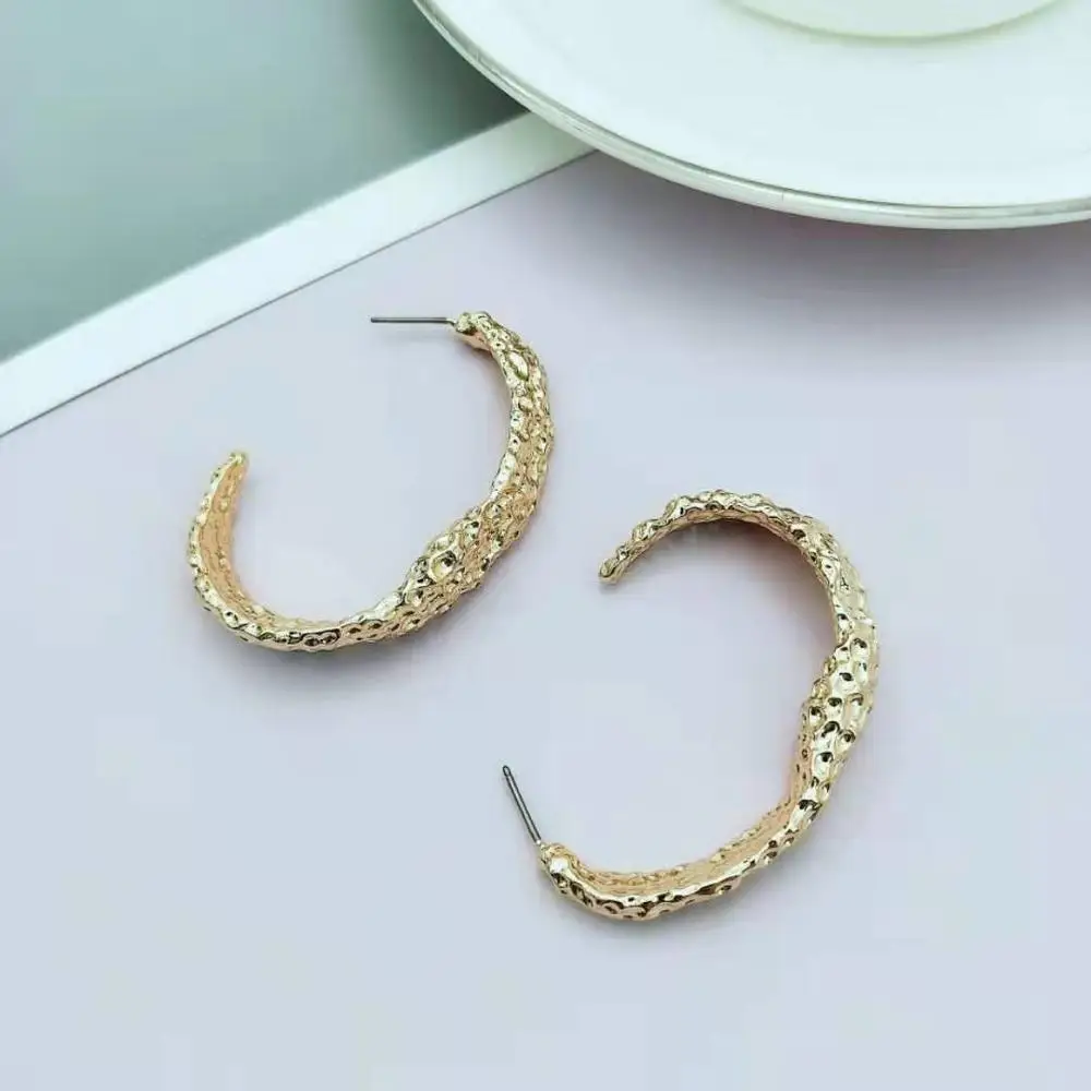 Модные женские сережки с покрытием золотого цвета хорошее качество нерегулярные