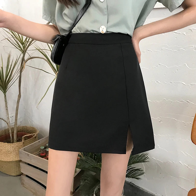 Короткая юбка 2020 летняя с разрезом черная А силуэта высокой талией женская