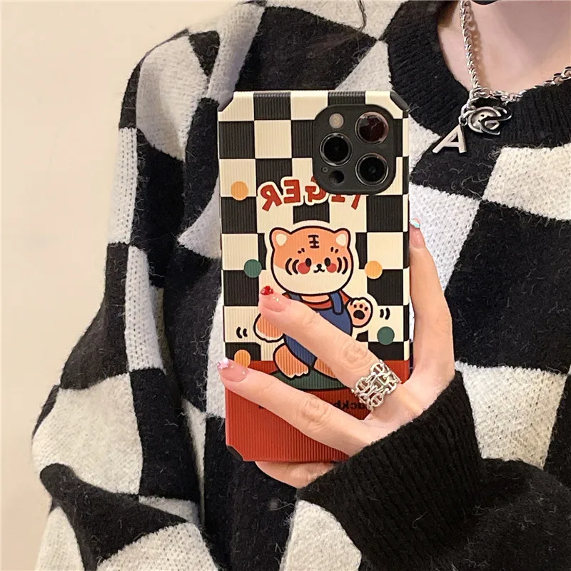 

Cartoon checkerboard Tiger Phone Case for iPhone 13 12 11pro X XR XS Max 7 8plus Leather anti-fall Soft TPU Silicon Back Cover