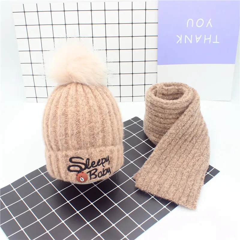 Комплект из шапки и шарфа с вышивкой в виде букв для мальчиков девочек зимняя