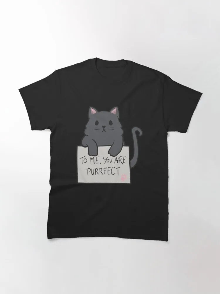 

Классическая футболка Love Catually 2,0