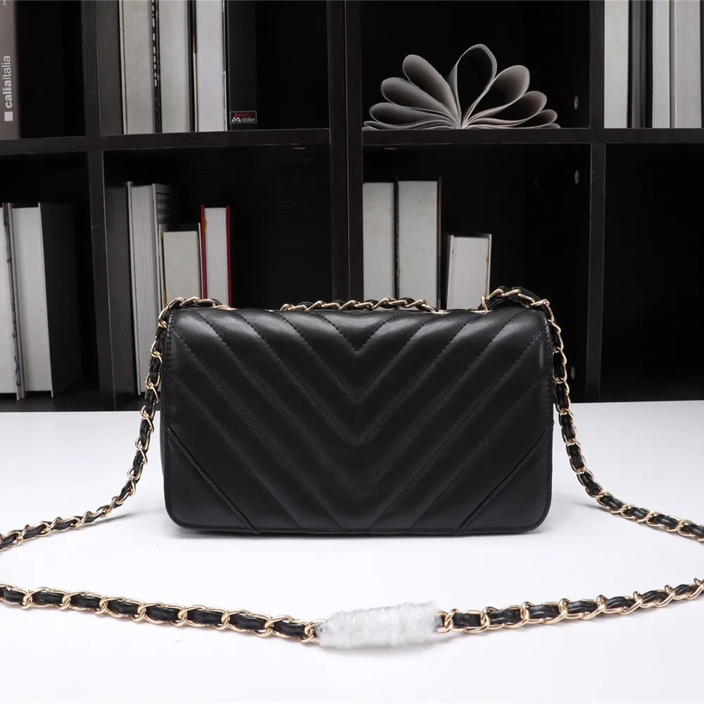 

Classic ladies diamond leather chain shoulder messenger bag