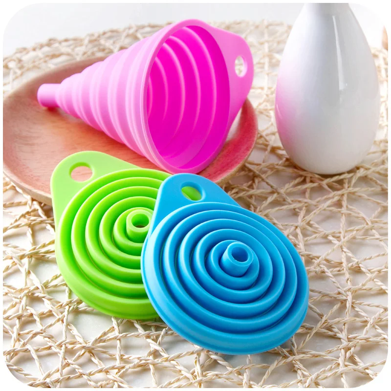

Kitchen Tool DIY Food-Grade Folding Silicone Funnel Household Liquid Dispensing Mini Funnel Random Color AX05