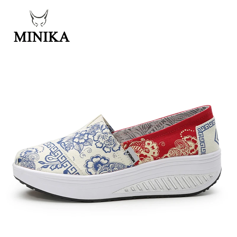 Холщовые туфли на платформе Minika без застежки с принтом для фитнеса прогулочная