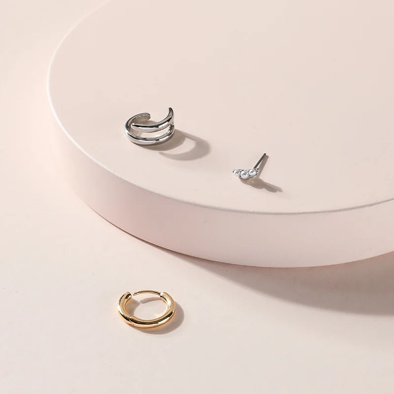 

3 Pieces/each Set of Retro Gold Copper Alloy Earrings Ear Buckle Ear Clip Ear Studs Minimalist Fashion Ladies Wedding Jewelry