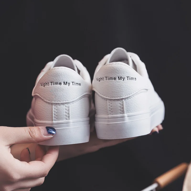 Кроссовки женские из ПУ кожи Вулканизированная подошва модная повседневная