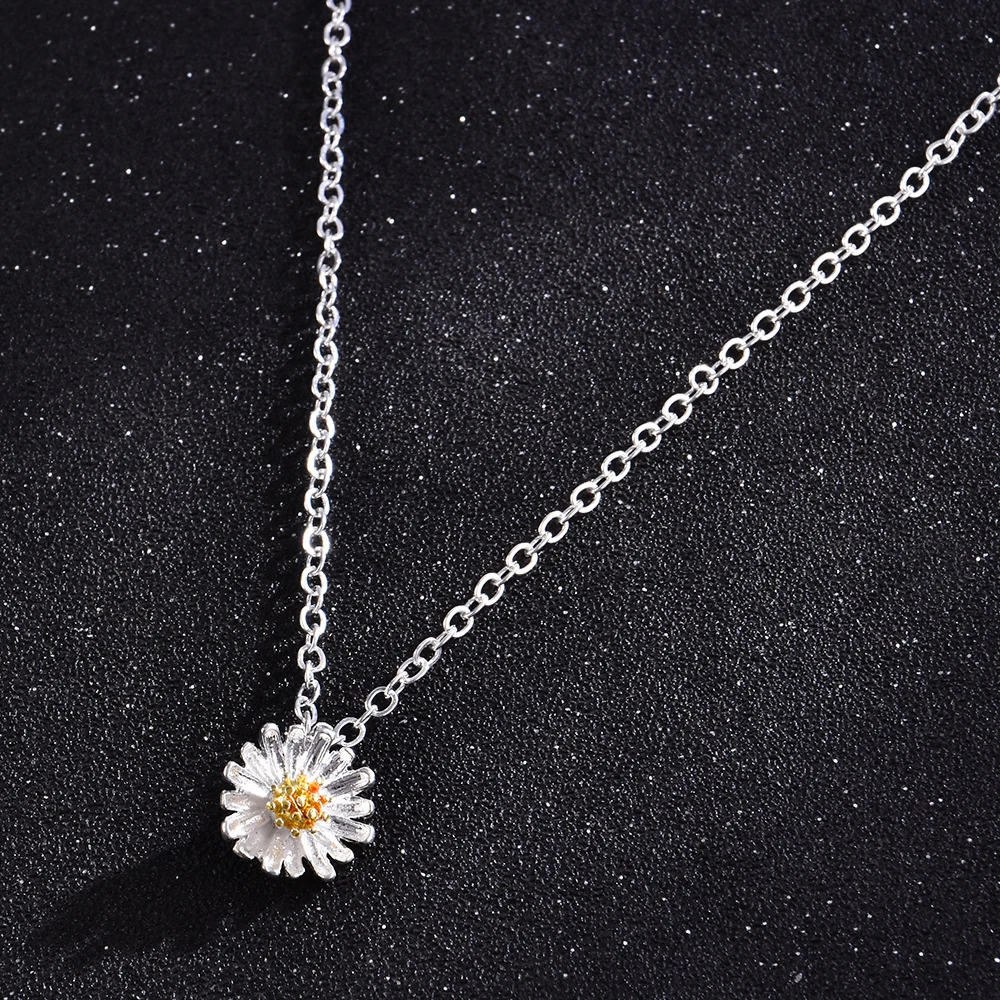Fashion Pearl Flower Pendant Necklace Female Small Daisy Pearl Chain Collar Necklace 2021 Bohemian Vintage Jewelry Gift