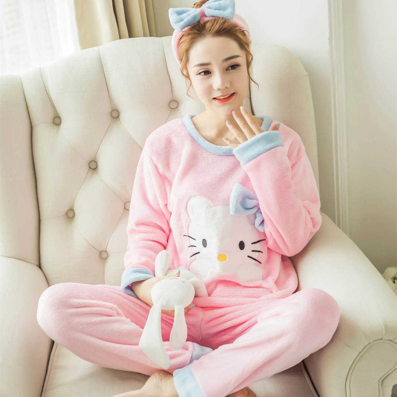 

New winter ladies' pajamas with plush and thickened warm and lovely cartoon flannel housewear