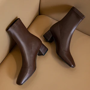 Женские короткие ботильоны из натуральной кожи, зимние теплые ботинки челси с квадратным носком, танцевальные туфли на высоком каблуке