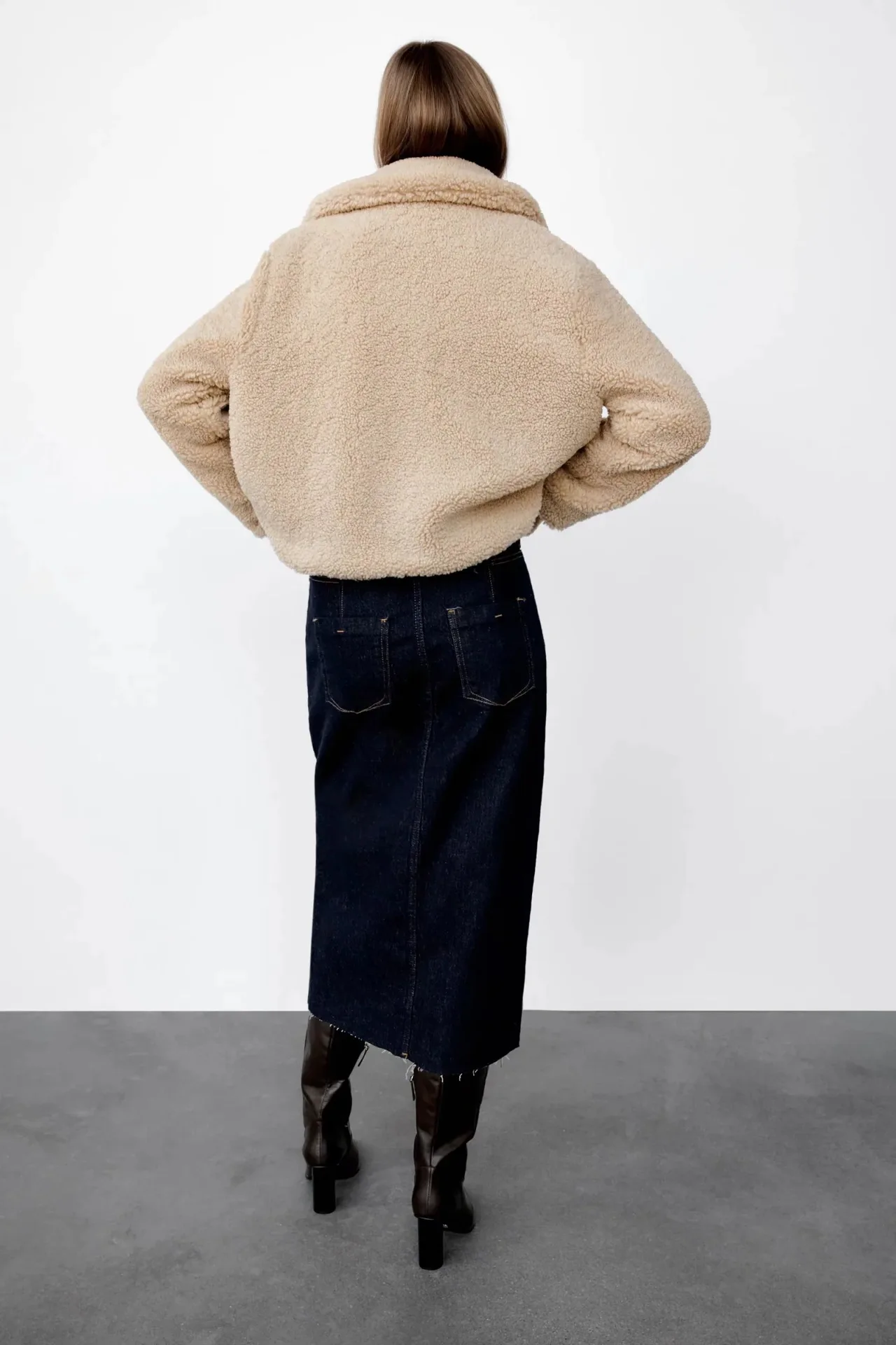 Women's Winter Fleece Lapel Coat Women's Autumn and Winter Loose Fake Fur Single-breasted Short Warm Sweater Women's Coat