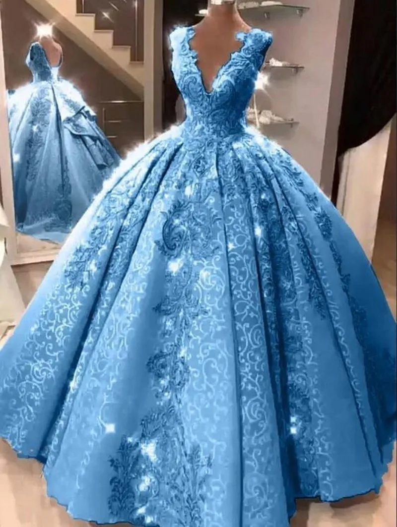 

Modest Ball Gown Quinceanera Dresses V Neck Backless Sweep Train Appliques Lace Prom Party Gowns for Girls robes de soirÃ©e